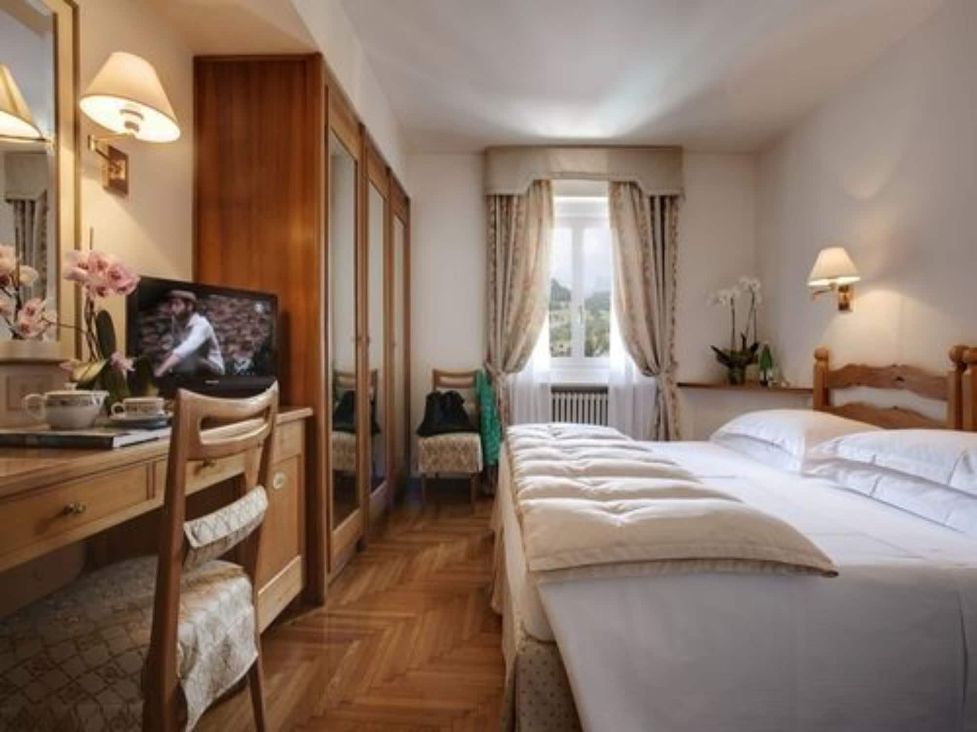 Hotel De La Poste Cortina dʼAmpezzo Zewnętrze zdjęcie